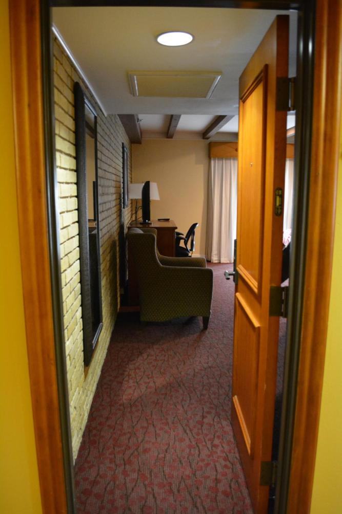 Club King Room interior